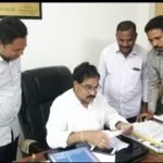 వైద్య ఆరోగ్య రంగం లో డాక్టర్ సుజాత రావు కమిటీ సిఫార్సులను అమలు చేయాలి”   Dr Mvr