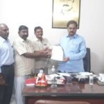 మీ నిరసనను సీఎంకు నివేదిస్తా : నెల్లూరు ఎంపీ ఆదాల ప్రభాకర్ రెడ్డి