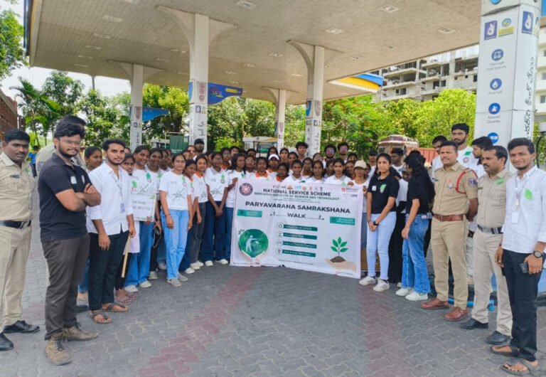 ఎన్‌ఎస్‌ఎస్ శ్రీనిధి కలిసి పర్యావరణ అవగాహన కార్యక్రమం