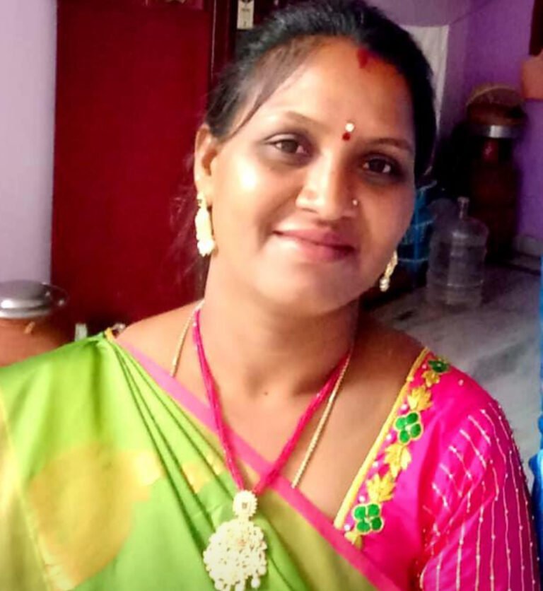 లింగంపల్లికి గర్వకారణం – నీలం విజయలక్ష్మి యోగా వాలంటీర్‌గా సేవల్లో ముందుకు