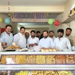 మామిడికాయ లారీ ప్రమాద  మృతులకు  ఎక్స్ గ్రేషియా చెల్లించాలని, సిఐటియు, వ్యవసాయ కార్మిక సంఘం, కోడూరు ఎమ్మార్వో ఆఫీస్ వద్ద ధర్నా! ఎమ్మార్వో కి వినతి పత్రం