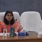 ఉల్లి కొనుగోళ్లపై అధికారులతో సీఎం చంద్రబాబు నాయుడు సమీక్ష.