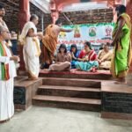 హైవేలో వాహన దారులకు పుడ్ పంపిణీ