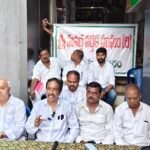 ప్రజల సంరక్షణ కొరకు వీధి కుక్కలను పట్టిస్తున్న మాజీ కౌన్సిలర్