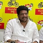 ఆలమూరు సబ్ రిజిస్టార్ పై ఏసీబీ దాడులు* *లంచం తీసుకుంటూ పట్టు పడ్డారు*