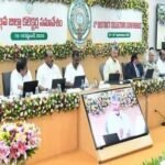 హనుమాన్ ఆలయంలోకి దూసుకెళ్లిన లారీ