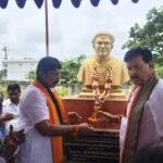 నీళ్లు కలిపిన పెట్రోల్ కొట్టిన బంక్ సిబ్బంది.