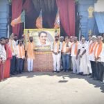 నందిగామలో స్వచ్ఛ ఉత్సవ్ కార్యక్రమంలో ప్రభుత్వ విప్, ఎమ్మెల్యే శ్రీమతి తంగిరాల సౌమ్య మొక్క నాటి పరిశుభ్రతా సందేశం..