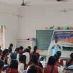 ప్రధాన కాలువలలో చెత్త తొలగింపు.