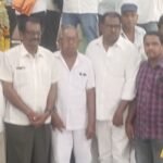 నీళ్లు కలిపిన పెట్రోల్ కొట్టిన బంక్ సిబ్బంది.