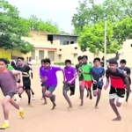 గురువు ఎందుకో వెనకబడ్డాడు