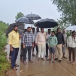 తుపాను ప్ర‌భావిత ప్రాంతాల‌ను ప‌రిశీలించిన విశాఖ జిల్లా క‌లెక్ట‌ర్*