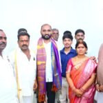 ఓఆర్ఆర్‌పై బస్సు బోల్తా.. ఆరుగురికి గాయాలు పెద్ద అంబర్ పేట్ వద్ద ప్రమాదం