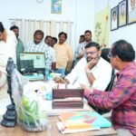 జర్నలిస్టు మస్తాన్‌కు జర్నలిస్టు సంఘ నాయకుల చేయూత