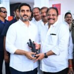 ఆత్మస్థైర్యం తో ఉండండి – క్రీడా స్ఫూర్తితో లక్ష్యం సాధించండి