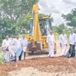 శ్రీకాళహస్తిలో నీట మునిగిన రోడ్లు