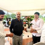 కొర్లపాటి వారి గ్రామంలో గన్నవరపు శ్రీనివాసరావు అమ్మవారిని దర్శించుకొన్నారు