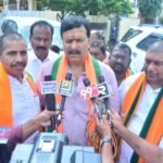 తుఫాను దృష్ట్యా సోమవారం జివిఎంసి లో ప్రజా సమస్యల పరిష్కార వేదిక (PGRS)కార్యక్రమం రద్దు