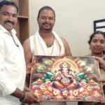 ప్రభుత్వ ఉపాధ్యాయుడికి పదవీ విరమణ శుభాకాంక్షలు తెలియజేసిన తల్లెం భరత్ కుమార్ రెడ్డి.