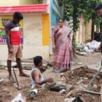 అక్రమ మట్టి రవాణా పై మౌనం పాటిస్తున్న ప్రభుత్వ యంత్రాంగం* *రాజకీయ నాయకుల అండ దండలతో యథేచ్ఛగా మట్టి మాఫియా ఆగడాలు.* *రెవెన్యూ అధికారులుకు పలుమార్లు ఫిర్యాదు చేసినా పట్టించుకోని వైనం.* *తమిళనాడు రాష్ర్టాలకు తరలి వెళ్లి పోతున్న ఎర్ర బంగారం.*