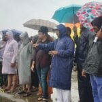 మొంథా తుఫాన్ ప్రభావిత తీర ప్రాంతాలలో విస్తృతంగా పర్యటిస్తున్న ఎమ్మెల్యే దేవా