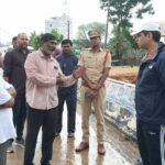 వాడి పాల్వంచ దగ్గర వాగు ఉధృతి రాకపోకలు నిలిపోయాయి