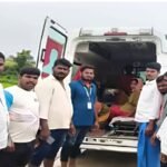 వాడి పాల్వంచ దగ్గర వాగు ఉధృతి రాకపోకలు నిలిపోయాయి