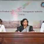 పెద జాలారిపేటలో మెందా తుఫాన్ హెచ్చరిక వెలగపూడి రామకృష్ణ బాబు