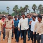 మొంథా తుఫాన్ కారణంగా తాటిచెట్టు పడి మహిళ మృతి