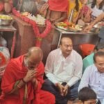 వరద లోనూ ఆగని పెన్షన్ ల పంపిణీ కార్యక్రమం