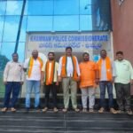 *ఇంటి చుట్టు బ్రాహ్మాణులే ఉన్నారు గుడ్లు పెట్టే నాటు కోటి పెట్టను ఎవడు దొంగలించి తిన్నటో అర్థం కావటం లేదు..*