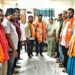 లంచం తీసుకుంటూ ఏ సి బికి దొరికిపోయిన అధికారి