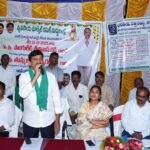 దుబాయ్ ఎయిర్పోర్టులో ముఖ్యమంత్రి నారా చంద్రబాబు నాయుడుకి కి స్వాగతం పలికిన ఎంజీఎం గ్రూప్ డైరెక్టర్ డాక్టర్ గుడ్లూరు మయూర్.