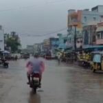 తుఫాన్ నేపథ్యంలో దక్షిణ నియోజకవర్గం లో వివిధ వార్డులలో పర్యటించిన ఎమ్మెల్యే వంశీకృష్ణ శ్రీనివాస్ *