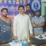 జిల్లా కలెక్టర్ ను మర్యాదపూర్వకంగా కలిసిన జైలు సూపరింటెండెంట్.