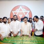 నూతనంగా నియమితులైన తెలంగాణ రాష్ట్ర డీజీపీ(DGP) శివదర్ రెడ్డి ని మర్యాదపూర్వకంగా కలిసి BRS నాయకులు