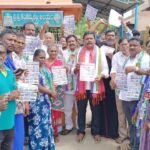 మెడికల్ కాలేజీల ప్రైవేటీకరణకు వ్యతిరేకంగా కోటి సంతకాల సేకరణలో భాగంగా విశాఖ 49వ వార్డులో ప్రత్యేక సమావేశం