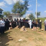 అత్తి వరదరాజ స్వామి కి వివిధ పుష్పాలతో అలంకరణ