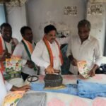 మొంథా తుఫాన్ కంట్రోల్ రూమ్ ను సందర్శించిన జిల్లా కలెక్టర్ ఎ ఎస్ దినేష్ కుమార్ ప్రజల రక్షణకు అత్యంత ప్రాధాన్యత