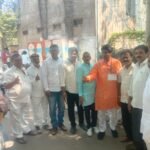 కోటిసంతకాల సేకరణలో అంకమ్మనగర్ లో దుకాణాల దగ్గర సంతకాల సేకరణ