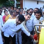 పత్తి జిన్నింగ్ మిల్లుల యజమానులతో సమావేశమైన : కలెక్టర్