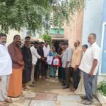 రాష్ట్ర ముఖ్యమంత్రి గారు రైల్వేకోడూరు ప్రాంతాన్ని అభివృద్ధికి తమ వంతు సహకారాన్ని అందజేయాలని రైల్వేకోడూరు టిడిపి యువ నాయకులు రాష్ట్ర సాంస్కృతిక విభాగం అధ్యక్షులు పంతగాని నరసింహ ప్రసాద్ అభ్యర్థించా రు.