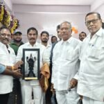 వేములపల్లిలో పీఏసీఎస్ చైర్మన్‌గా ముక్కపాటి నరసింహారావు ప్రమాణ స్వీకారం