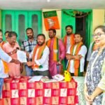 పాఠశాలలకు సెలవులుల పేరుతో ఆర్టీసీ బస్సులు బంద్