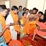 రైతులకు మట్టి నమూనా పరీక్షల పత్రాలు అందజేత