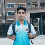 నకిలీ మొబైల్స్ ను విక్రయిస్తున్నU&i శివ మొబైల్స్ వద్ద ఒక వ్యక్తిని పట్టుకున్న మొబైల్ షాప్స్ అసోసియేషన్ సభ్యులు