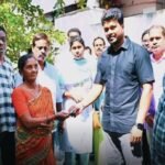 దేవులపల్లి కృష్ణశాస్త్రి జన్మదిన సందర్భంగా విగ్రహానికి పూలమాల వేస్తున సామర్లకోట తహశీల్దార్ చంద్రశేఖర్ రెడ్డి.