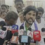 వైద్య కళాశాలల ప్రైవేటీకరణకు వ్యతిరేకంగా వైసిపి నిర్వహించిన కార్యక్రమంలో రైల్వే కోడూరు విద్యార్థి విభాగం అధ్యక్షుడు మౌనేంద్ర కుమార్ రెడ్డి.