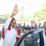 చిన్ననాటి మిత్రునికి ఘన సన్మానం.. మాస్ ఎలక్షన్ విజయం!