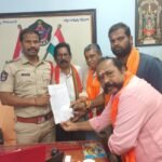 రాజంపేటను జిల్లా కేంద్రం చేయాలని దీక్ష లోపాల్గొన్న పుల్లంపేట మండల తెలుగుదేశం పార్టీ అధ్యక్షుడు కాపెర్ల చంద్రశేఖర్ నాయుడు